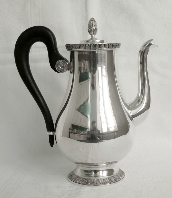 Verseuse, cafetière de style Empire en métal argenté Christofle, modèle Malmaison