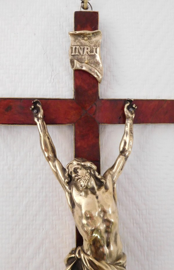 Crucifix, Christ en bronze sur croix en écaille de tortue, époque Louis XIV, XVIIe siècle