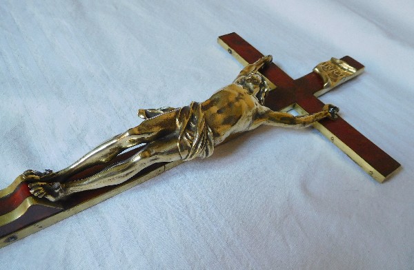 Crucifix, Christ en bronze sur croix en écaille de tortue, époque Louis XIV, XVIIe siècle