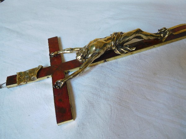 Crucifix, Christ en bronze sur croix en écaille de tortue, époque Louis XIV, XVIIe siècle