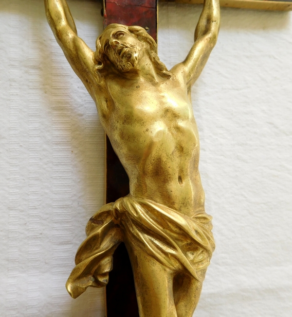 Crucifix, Christ en bronze sur croix en écaille de tortue, époque Louis XIV, XVIIe siècle