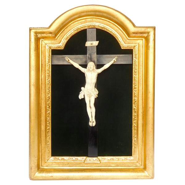 Louis XV ivory Christ set into its gilt wood frame - 18th century