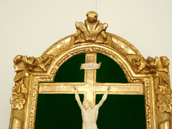 Antique French Christ, Louis XIV gilt frame, early 18th century