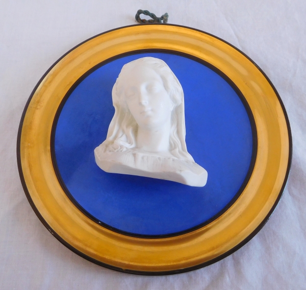 Paire de grands médaillons en biscuit de porcelaine bleu et or - le Christ et la Vierge - vers 1830