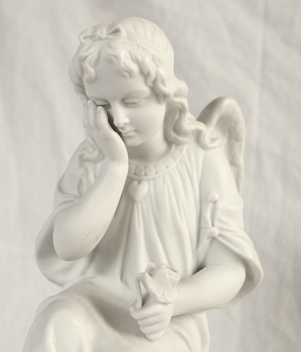 Statue d'Ange Gardien, biscuit de porcelaine XIXe siècle, objet religieux traditionaliste