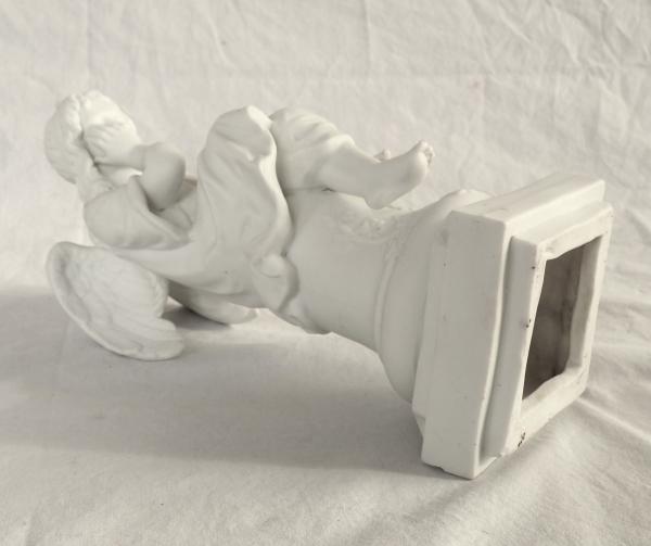 Statue d'Ange Gardien, biscuit de porcelaine XIXe siècle, objet religieux traditionaliste