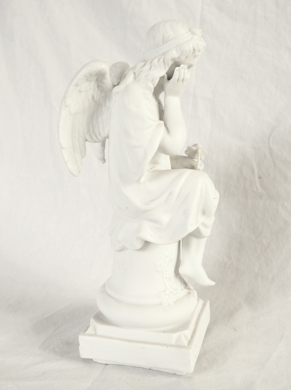 Statue d'Ange Gardien, biscuit de porcelaine XIXe siècle, objet religieux traditionaliste