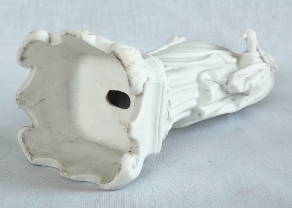 Statue de Saint Joseph en biscuit de porcelaine d'époque début XIXe siècle