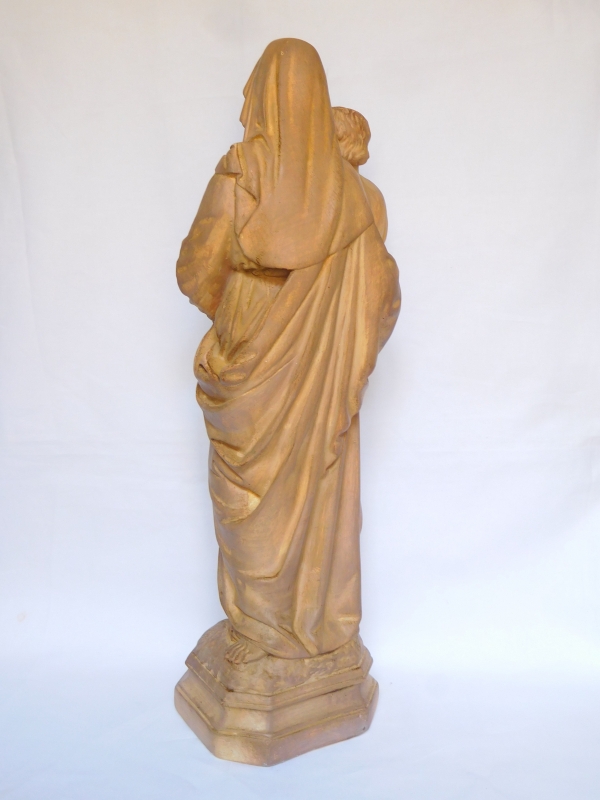 Vierge à l'Enfant Jésus, grande statue XIXe en plâtre patiné terre cuite