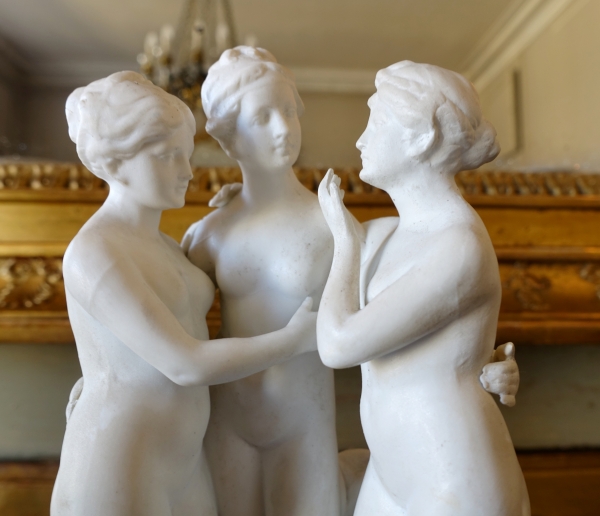 Les 3 Grâces, sujet mythologique en biscuit de porcelaine d'époque XIXe