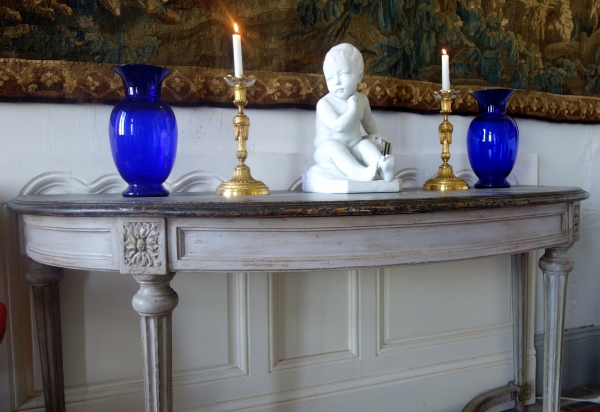 Tall porcelain biscuit : child with a cage after Jean Baptiste Pigalle - 36cm