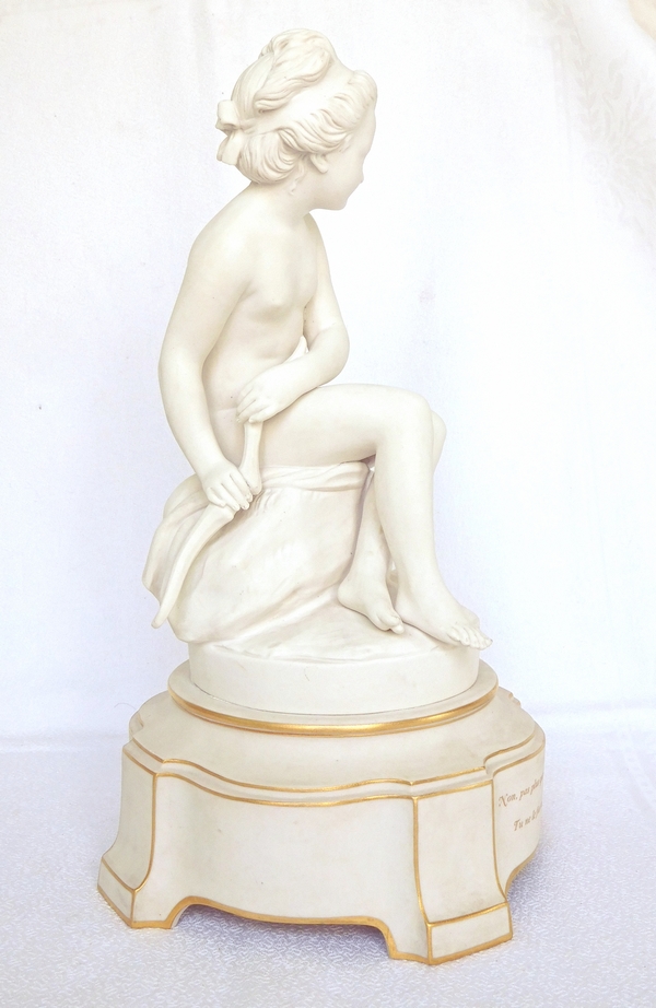 Sèvres : petite fille cachant l'arc de l'amour, biscuit de porcelaine d'après Falconet - signé, 1899