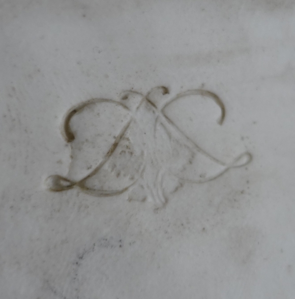 Madame Royale, Marie Thérèse Charlotte de France, l'enfant au coussin en biscuit attribué à Dagoty