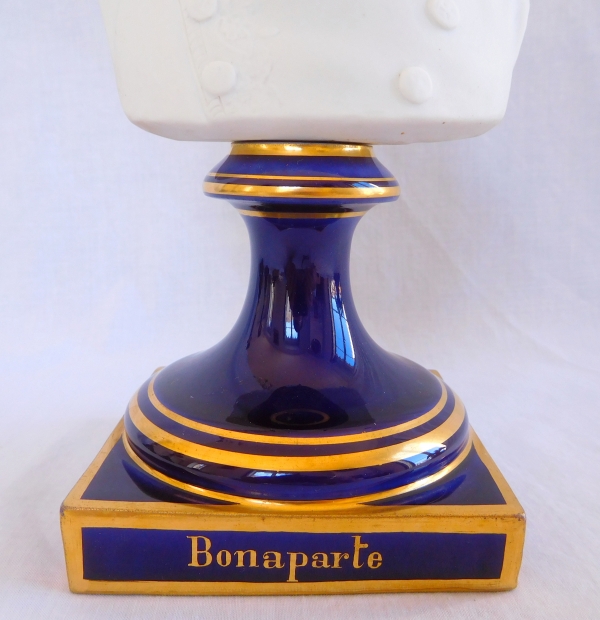 Samson : buste du Premier Consul (Napoléon) Bonaparte en biscuit de porcelaine - signé Sèvres