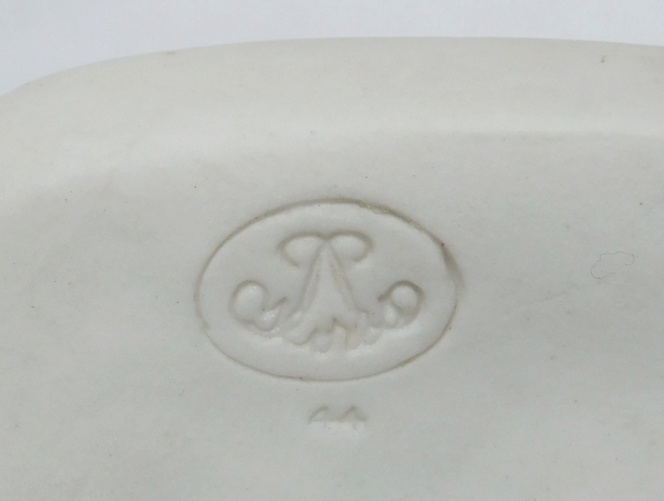 Sèvres : buste du Général (Napoléon) Bonaparte en biscuit de porcelaine - signé