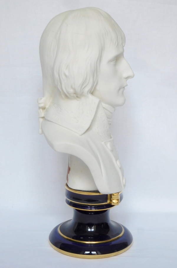 Sèvres porcelain biscuit bust of General Bonaparte - signed