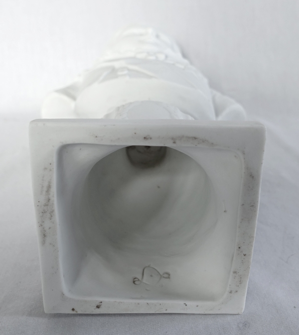 Tall biscuit bust featuring prince Louis XVII - 32cm