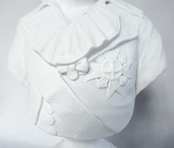Tall biscuit bust featuring prince Louis XVII - 32cm
