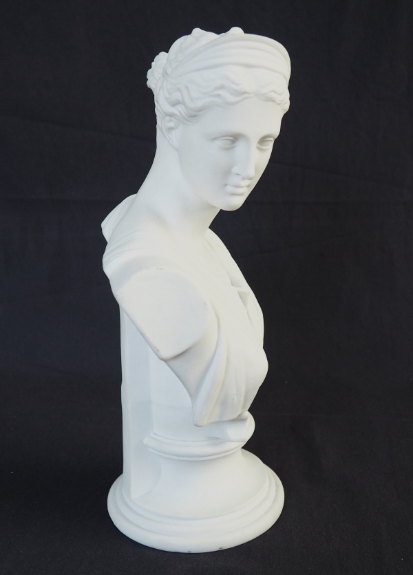 Bust of Diane de Versailles, neoclassical 19th century Paris porcelain biscuit - 28.3cm