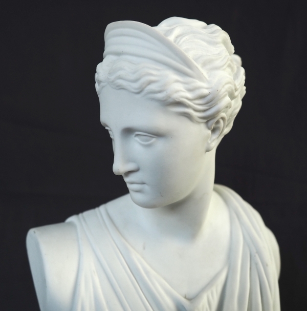 Bust of Diane de Versailles, neoclassical 19th century Paris porcelain biscuit - 28.3cm