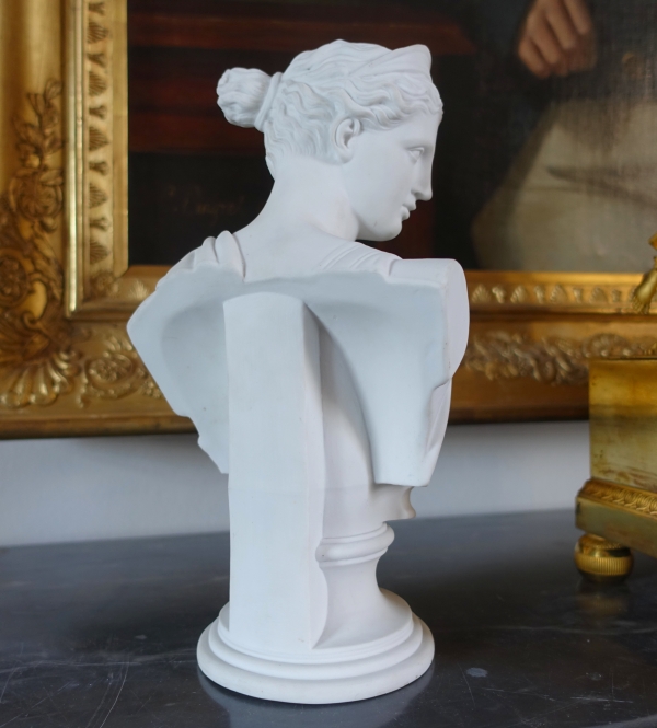 Bust of Diane de Versailles, neoclassical 19th century Paris porcelain biscuit - 28.3cm
