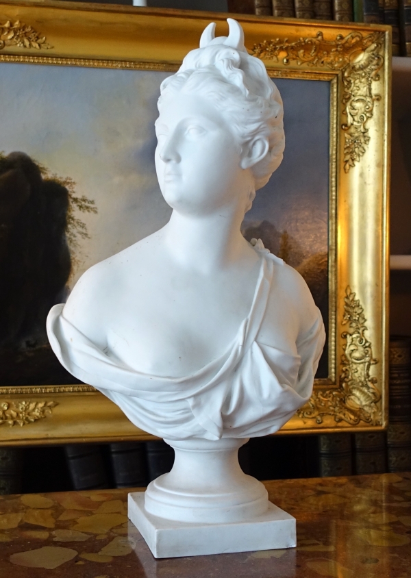 Tall goddess Diana biscuit bust after Houdon, neoclassical decoration