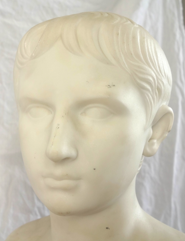 Buste à l'antique de l'empereur Auguste, marbre blanc et griotte - souvenir du grand tour XIXe