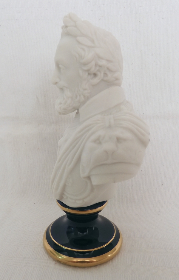 Buste d'Henri IV en biscuit de Sèvres signé, socle bleu de Sèvres rehaussé à l'or fin - 1896