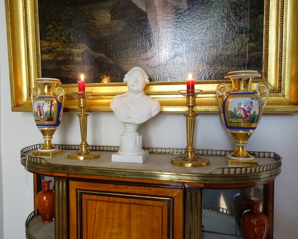 Porcelain biscuit bust featuring King Louis XVI after Boizot's work