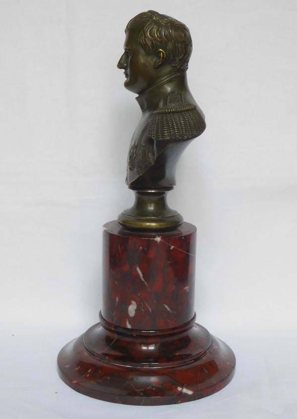 Buste de Napoleon 1er en bronze patiné et marbre, modèle de Thomire d'époque XIXe siècle