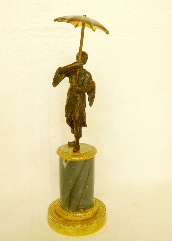 Bronze & marble sculpture, Chinese holding an umbrella, Louis XVI style - aarly 19th century