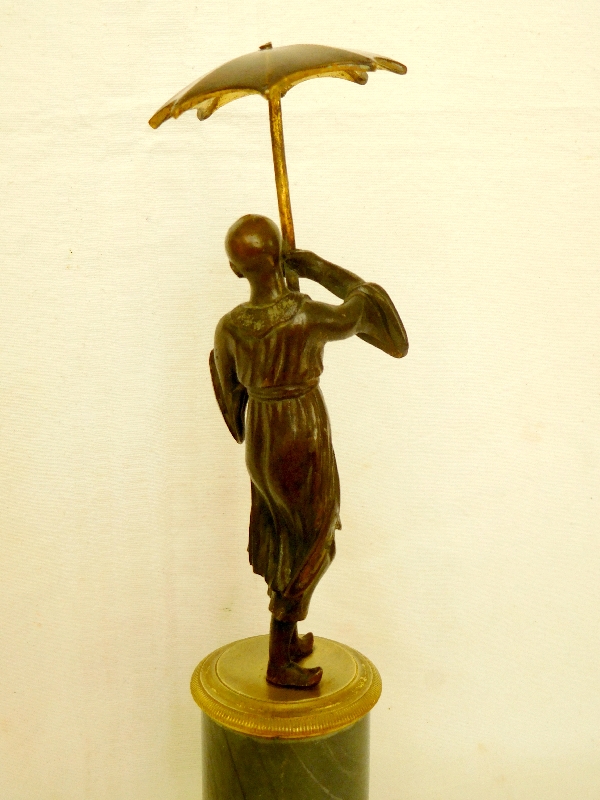 Bronze & marble sculpture, Chinese holding an umbrella, Louis XVI style - aarly 19th century