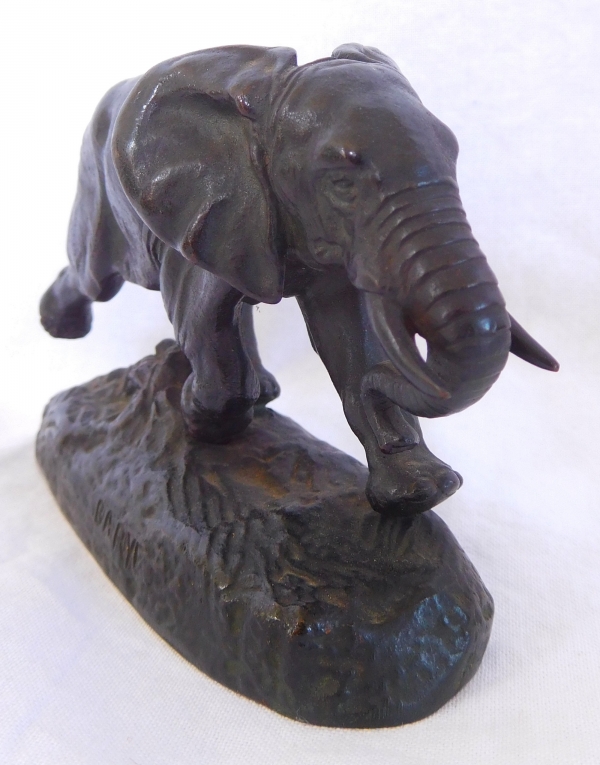 Barye : éléphant du Sénégal à la course en bronze, époque XIXe - Barbedienne