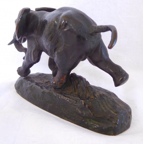 Barye : éléphant du Sénégal à la course en bronze, époque XIXe - Barbedienne