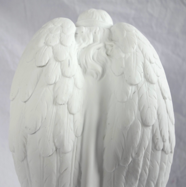 Grande statue d'Ange Gardien, biscuit de porcelaine, objet religieux traditionaliste - XIXe siècle