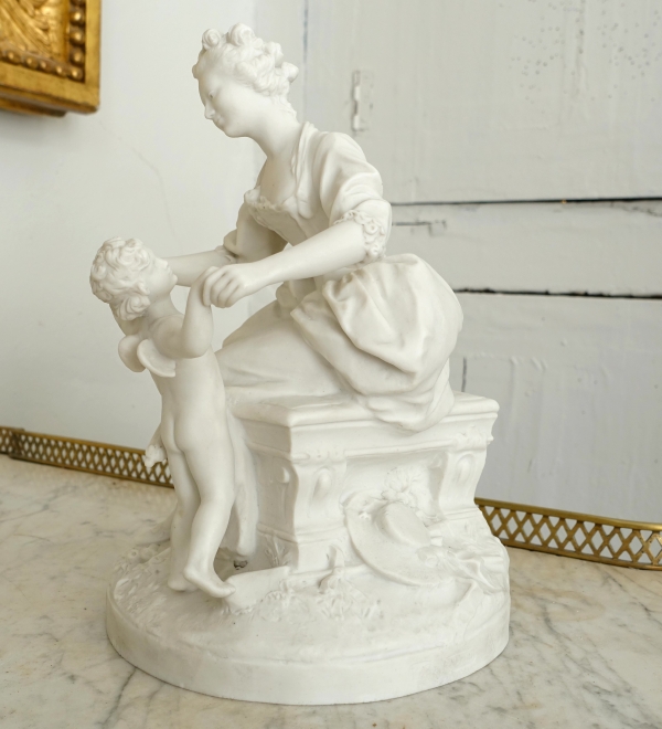 Manufacture de Sèvres : scène galante du XVIIIe siècle - la leçon à l'amour, biscuit signé