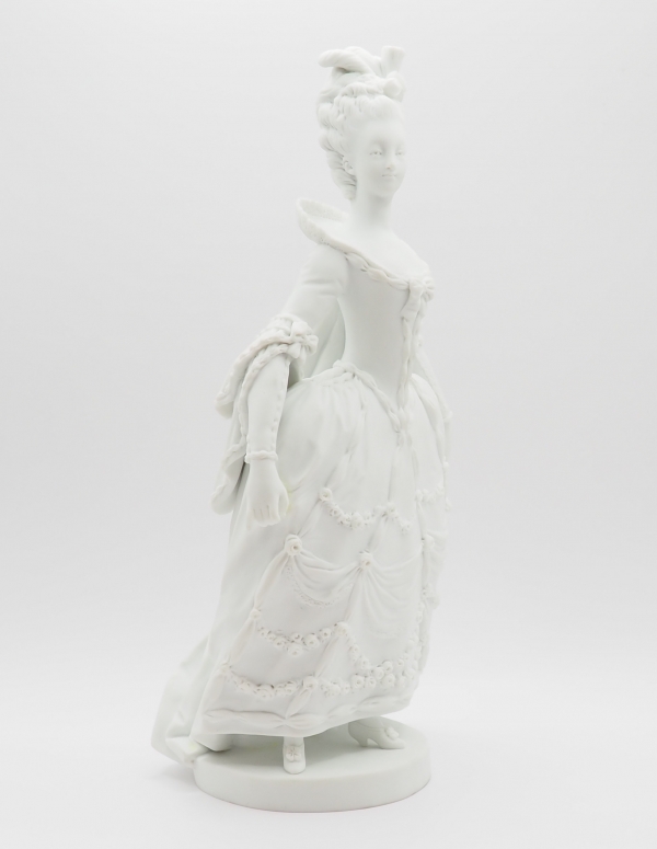 Queen Marie Antoinette statue after Vigee Lebrun's portrait, porcelain biscuit, Sevres Manufacture - signed