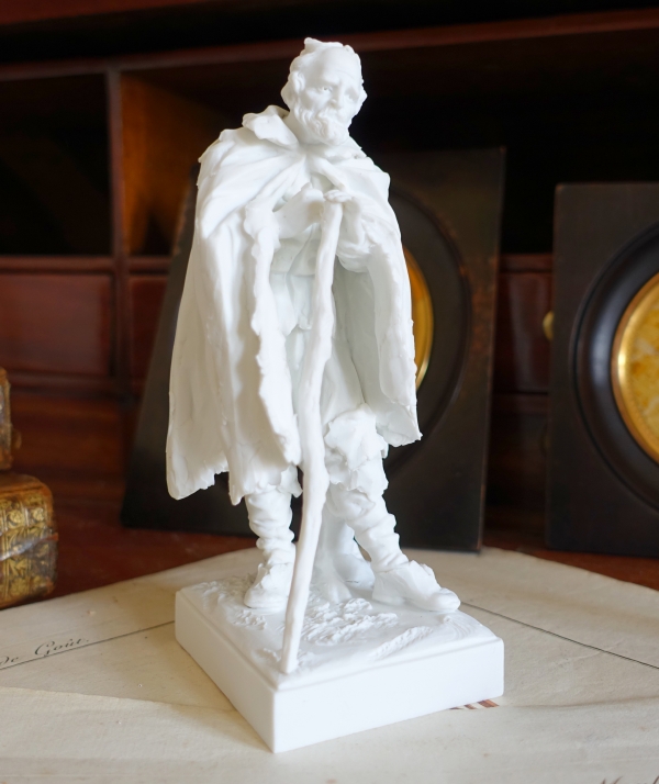 Mendiant ou gueux, statue en biscuit de porcelaine d'après Jacques Callot