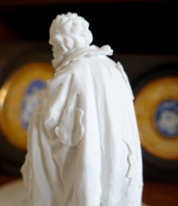 Mendiant ou gueux, statue en biscuit de porcelaine d'après Jacques Callot