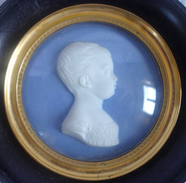 Sevres : miniature portrait of Duc de Bordeaux, biscuit in the manner of Wedgwood
