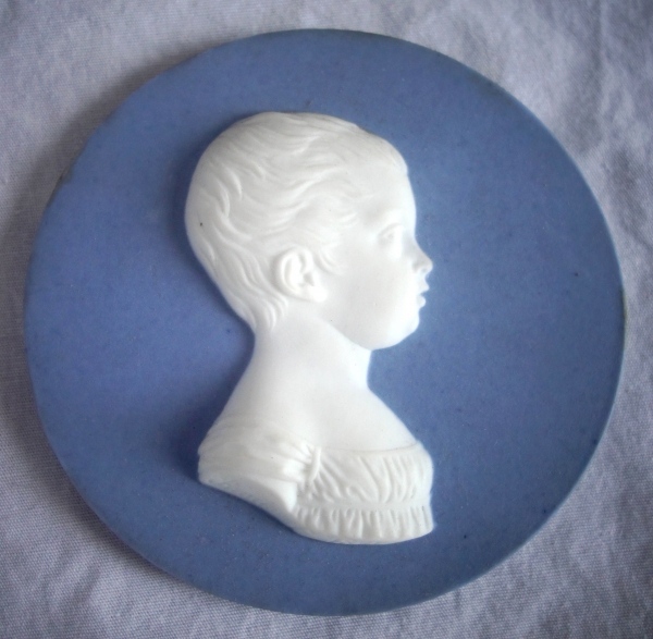 Sevres : miniature portrait of Duc de Bordeaux, biscuit in the manner of Wedgwood