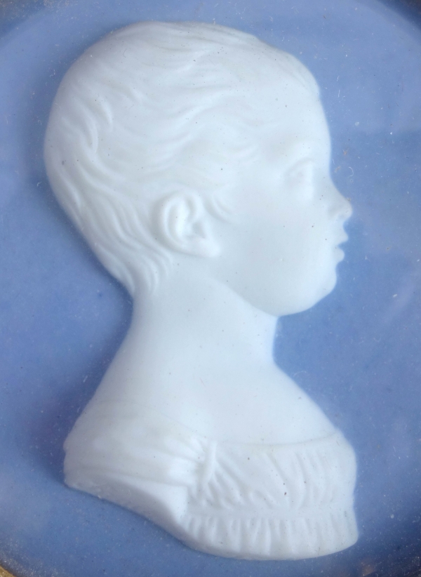 Sevres : miniature portrait of Duc de Bordeaux, biscuit in the manner of Wedgwood