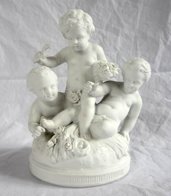Paire de biscuits de style Louis XVI : putti faisant la récolte et les vendanges - XIXe siècle