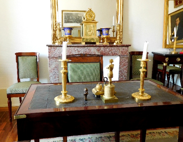 Ormolu statue of Napoleon 1er on a gilt bronze pedestal