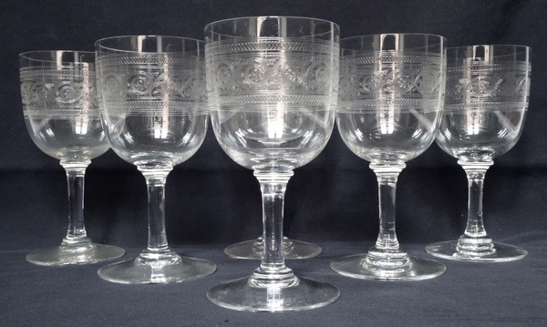 Verre à vin en cristal de Baccarat, modèle gravure Athénienne - 12,4cm