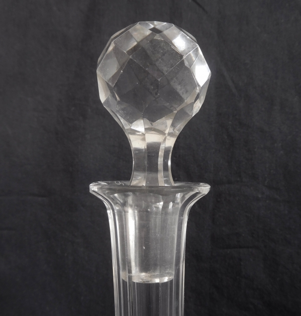 Baccarat crystal wine decanter / water bottle, richly cut crystal, late 19th century - 30.7cm