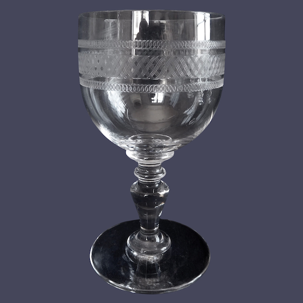 Baccarat crystal water glass, engraved crystal pattern 1423 - 14.5cm