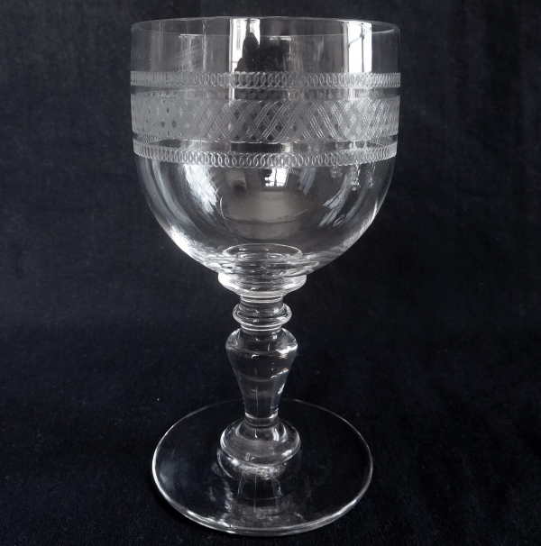 Baccarat crystal water glass, engraved crystal pattern 1423 - 14.5cm