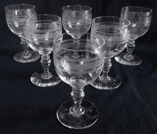 Baccarat crystal water glass, engraved crystal pattern 1423 - 14.5cm