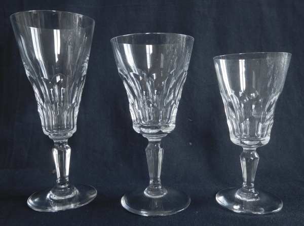 Verre à vin rouge en cristal de Baccarat taillé, modèle Belle de France - 14,5cm - signé